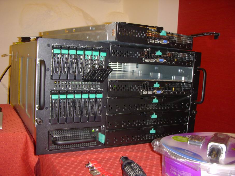 intel-modular-server-front-Resize of DSCN0340.JPG